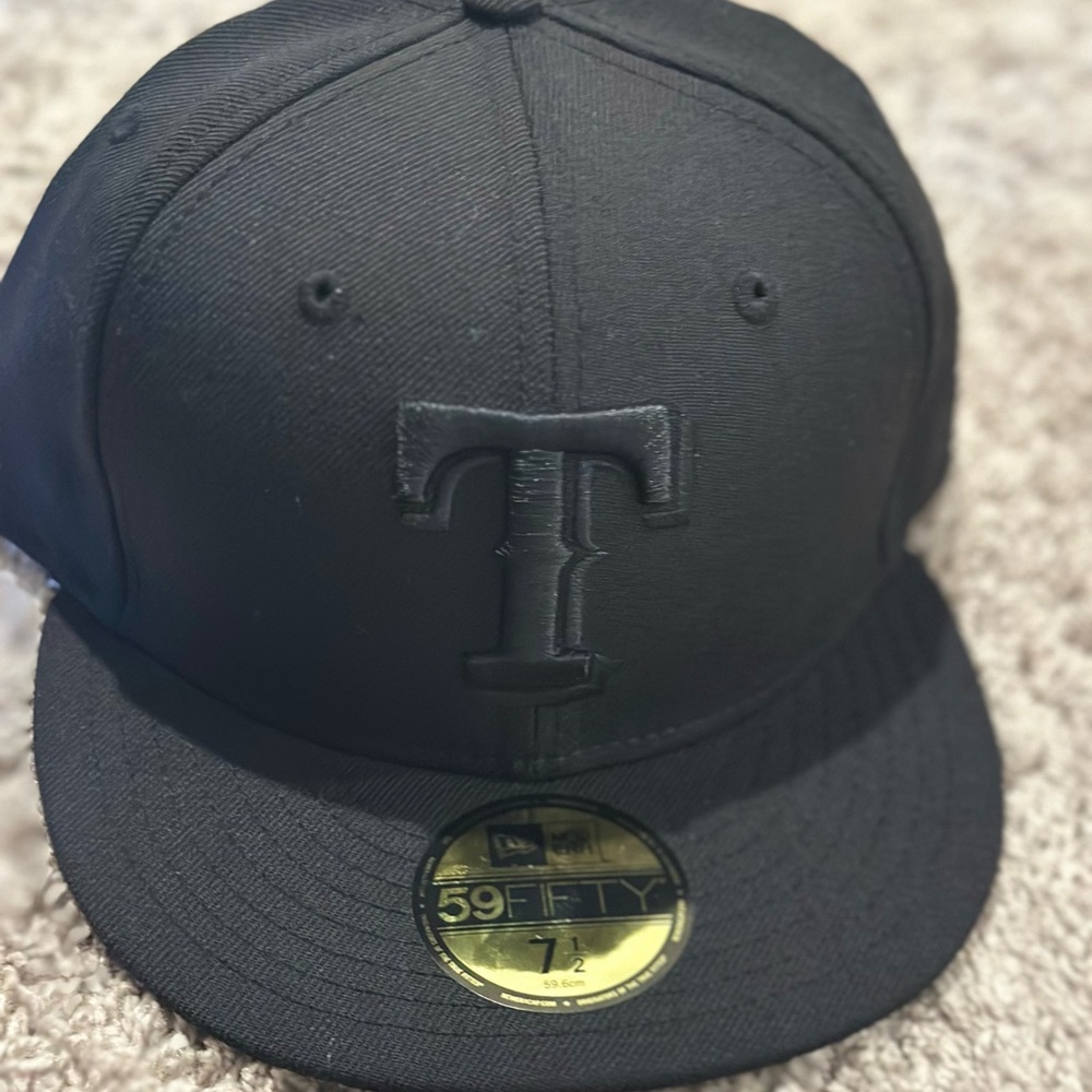 New Era!! Texas Rangers Baseball Cap. All Black in great condition!!!